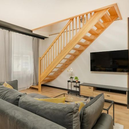 Komeda Apartment Hidden In Poznan Old Town By Noclegi Renters ภายนอก รูปภาพ