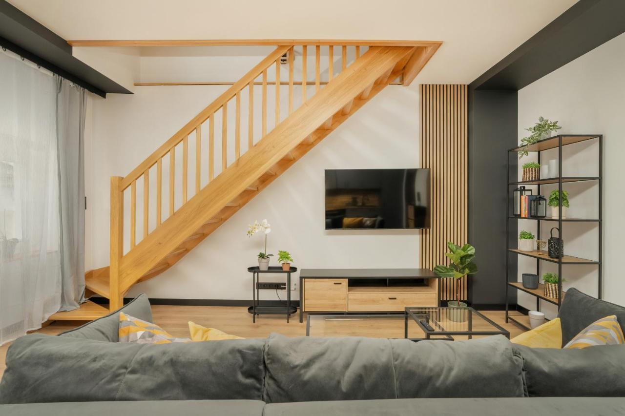 Komeda Apartment Hidden In Poznan Old Town By Noclegi Renters ภายนอก รูปภาพ