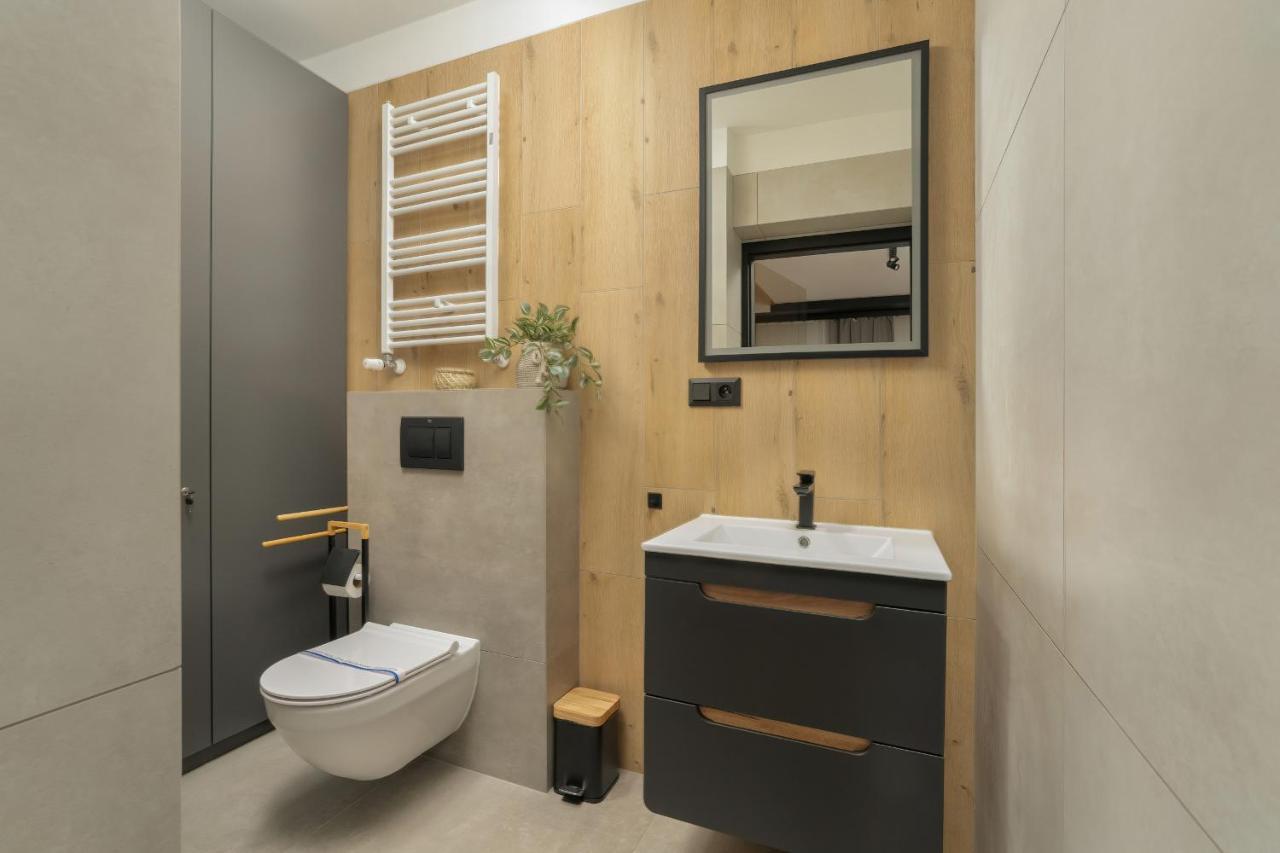 Komeda Apartment Hidden In Poznan Old Town By Noclegi Renters ภายนอก รูปภาพ