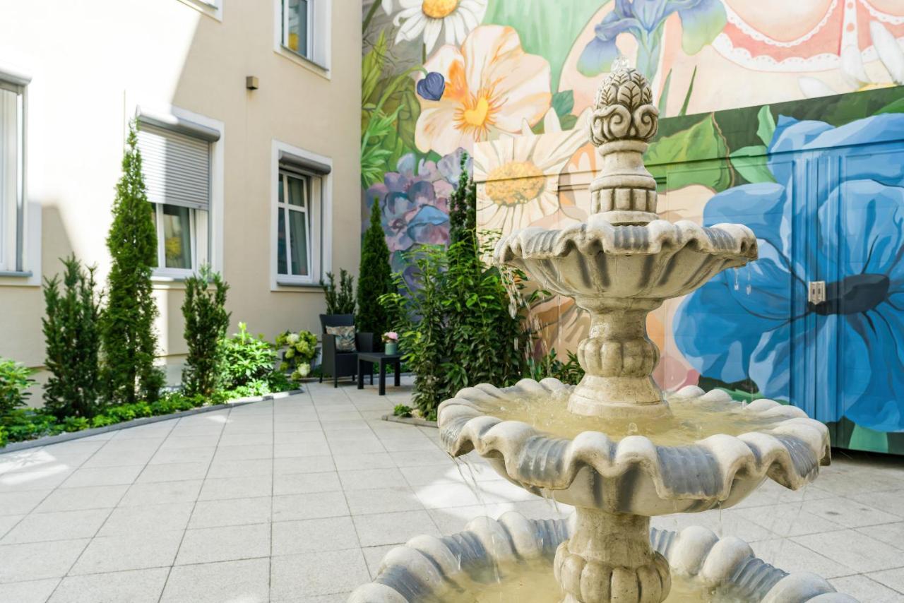 Komeda Apartment Hidden In Poznan Old Town By Noclegi Renters ภายนอก รูปภาพ