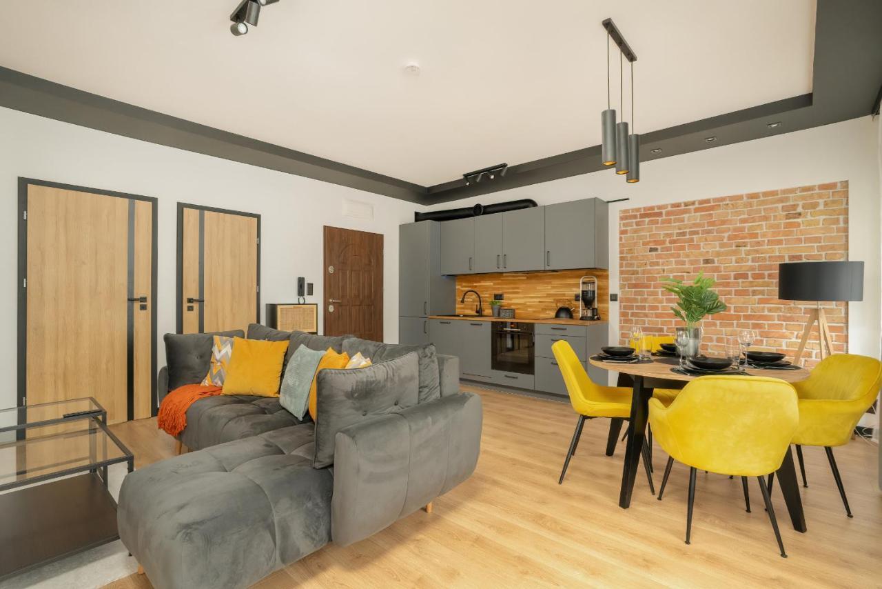 Komeda Apartment Hidden In Poznan Old Town By Noclegi Renters ภายนอก รูปภาพ