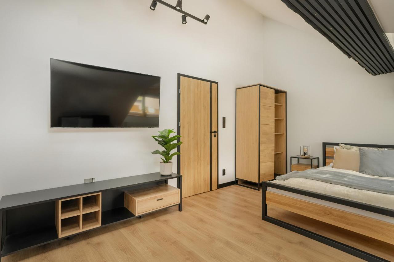 Komeda Apartment Hidden In Poznan Old Town By Noclegi Renters ภายนอก รูปภาพ