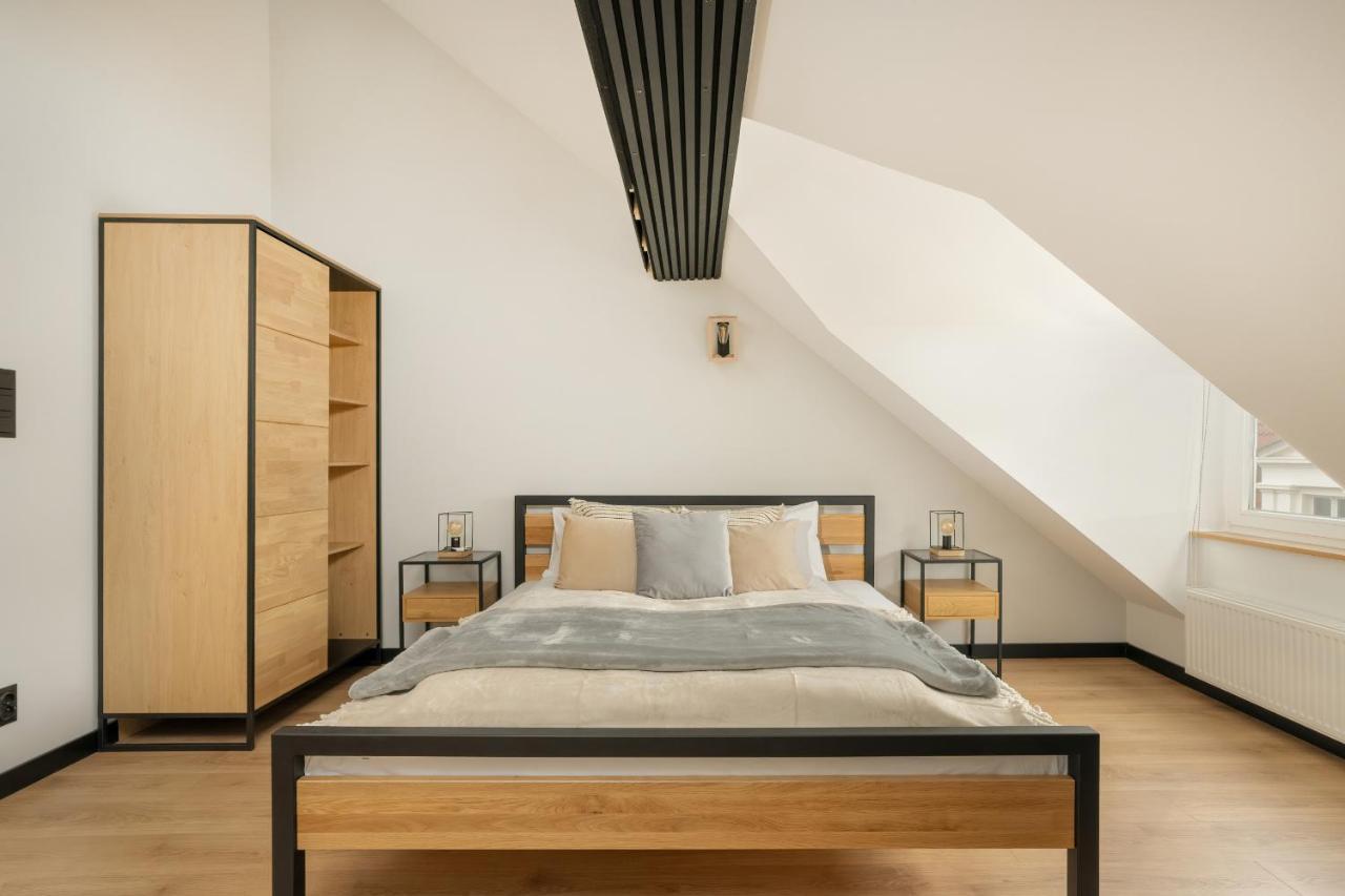 Komeda Apartment Hidden In Poznan Old Town By Noclegi Renters ภายนอก รูปภาพ